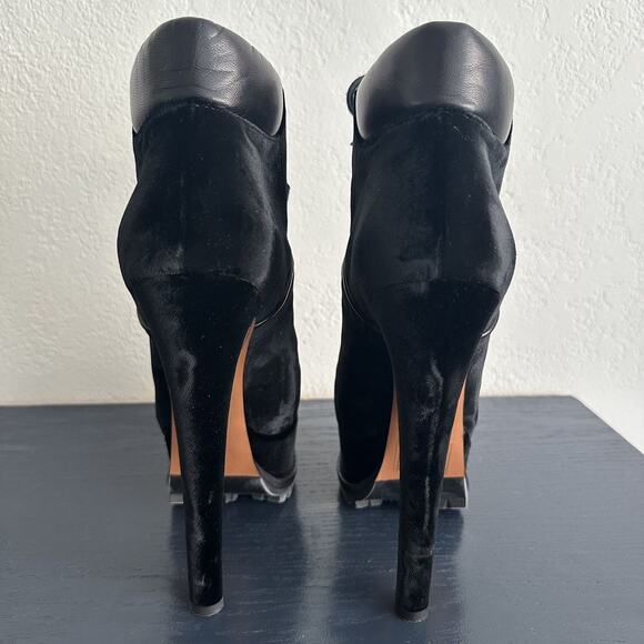 Seen on Bey Alaïa Velvet Double Platform Hiker Boots Black EU 38 - Picture 5 of 11